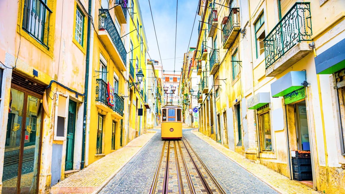 Sporvogn i Lissabon i Portugal
