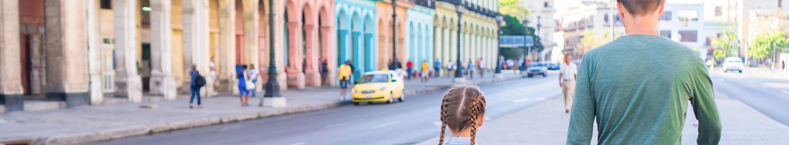 Familie på tur i Havana Cuba