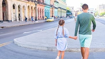 Familie på tur i Havana Cuba
