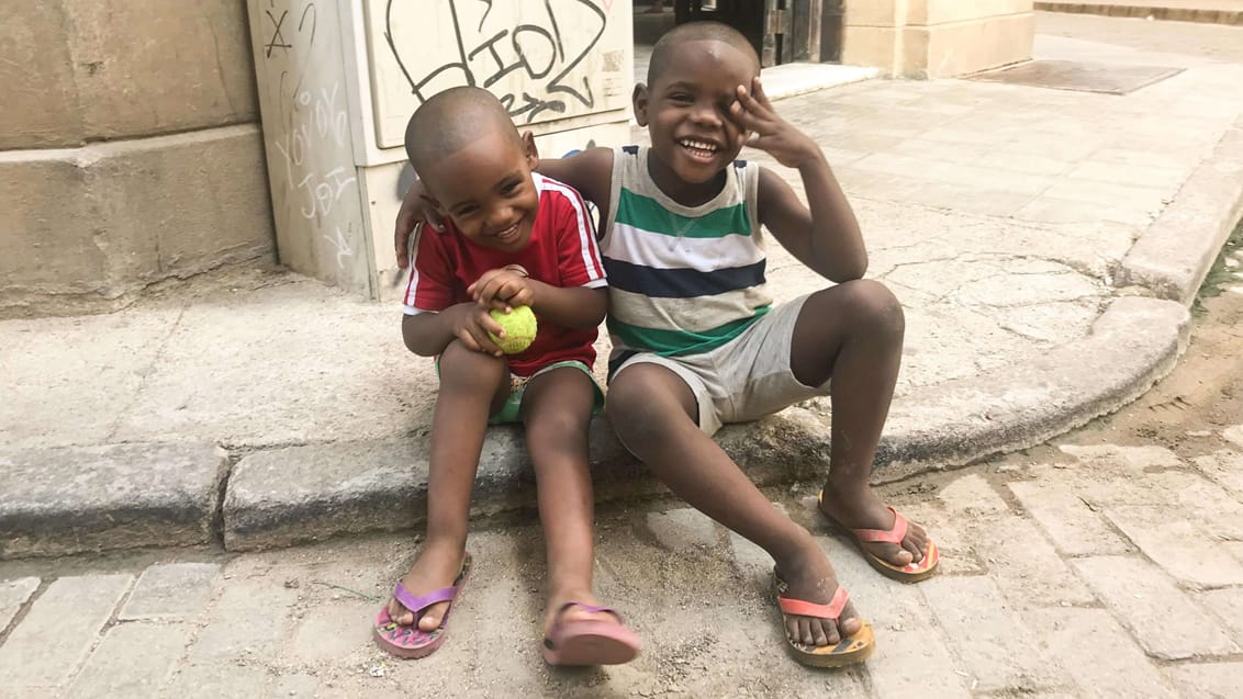 Glade børn i Havanas gader