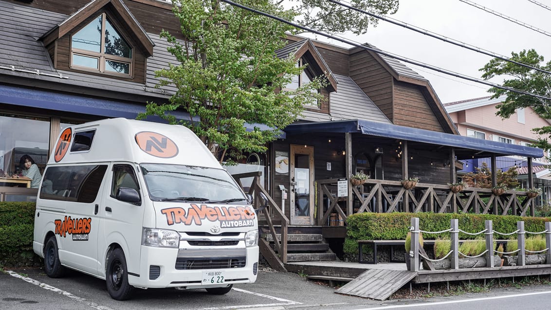 Tag med vennerne på camperrejse i Japan