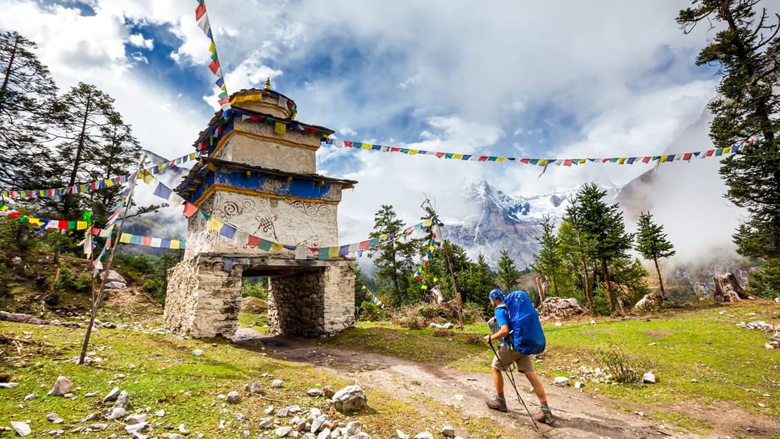 På trekking rundt om Manaslu-bjerget