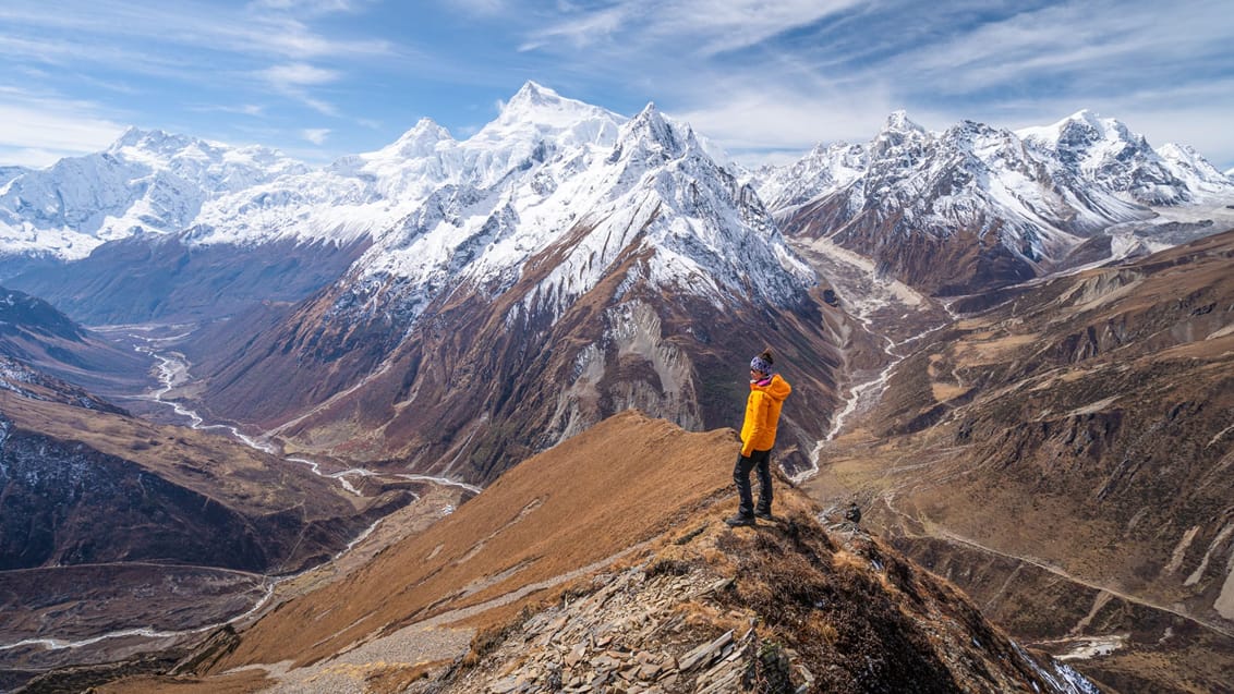 Udsigten over Himalaya-bjergene fra Samdi