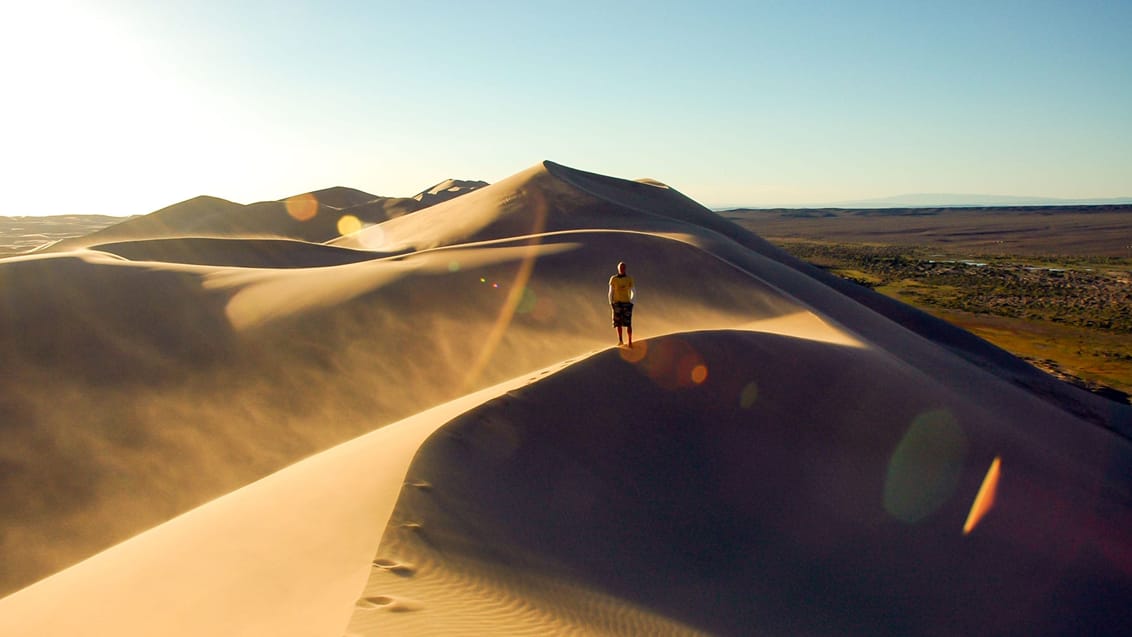 Prøv kræfter med at bestige de kæmpestore sandbanker i Gobi