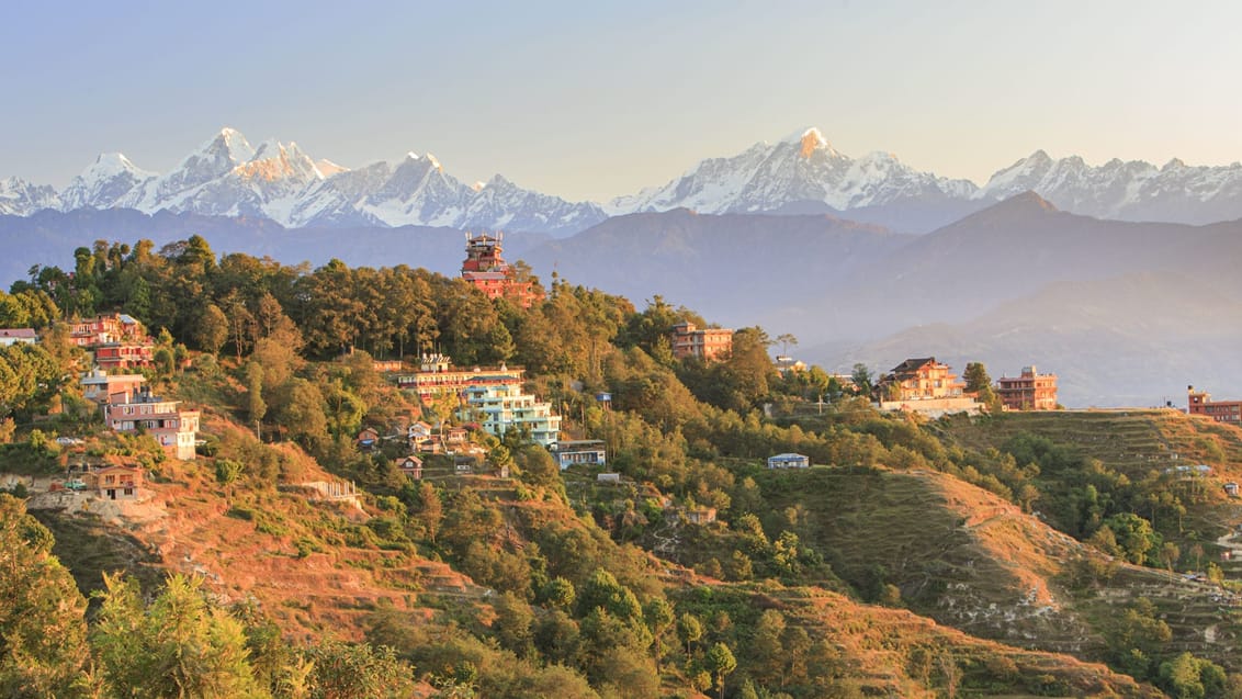 Solopgang og himalayabjerge i Nagarkot