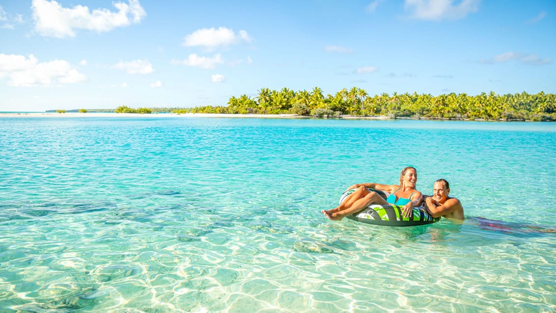 En svømmetur i Aitutakis himmelske lagune