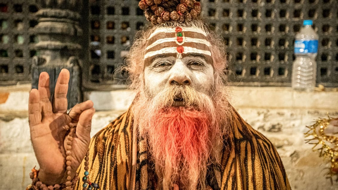 En hellig mand ved Pashupatinath-templet i Kathmandu