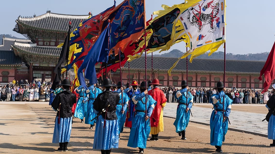 Vagtskifte foran Gyeongbokgung Palace, Seoul