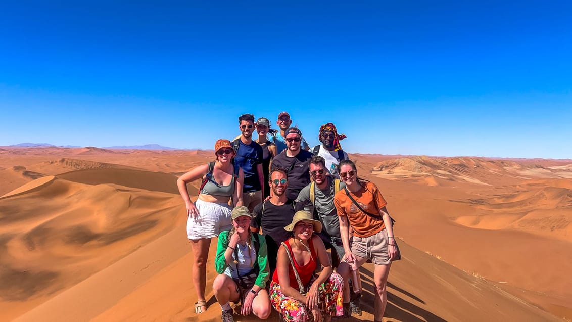 Et hårdt, men fedt, trek til toppen af de store sandklitter i Namibia