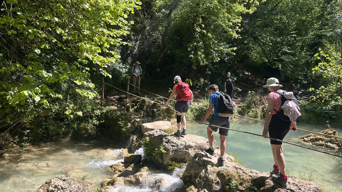 Vandring langs med floden Elsa, pilgrimsvandring i Toscana med dansk rejseleder