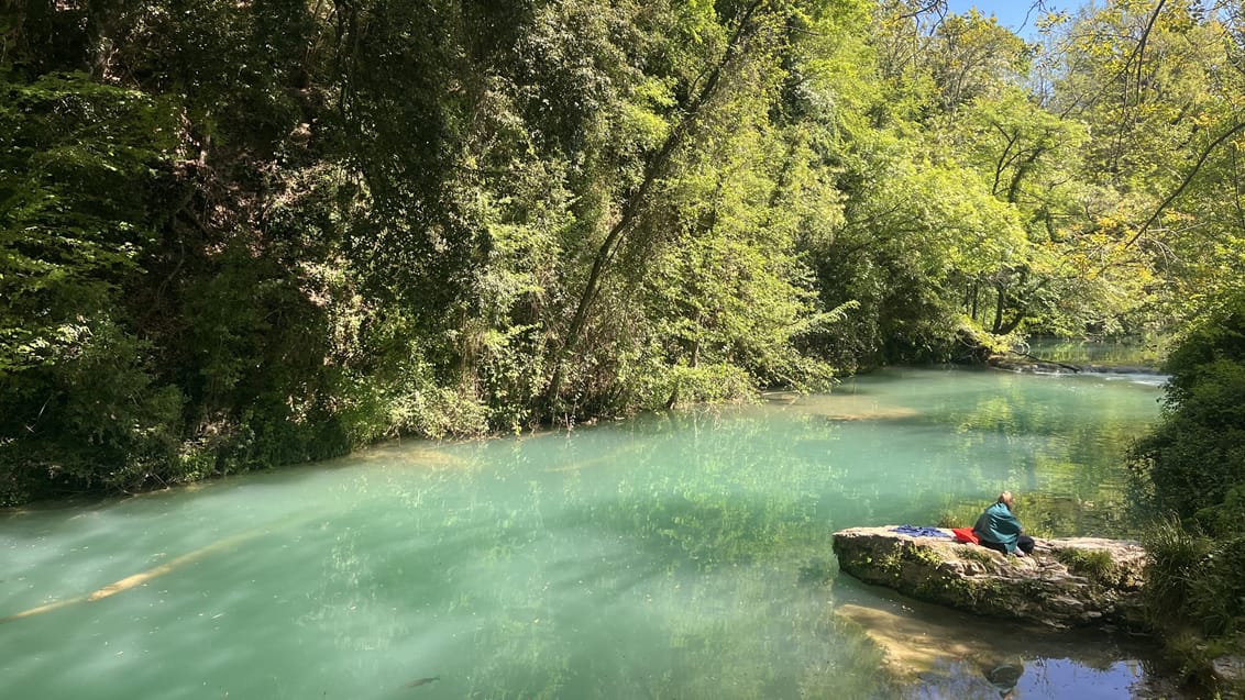 Vandring langs med floden Elsa, pilgrimsvandring i Toscana med dansk rejseleder