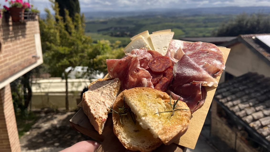 Tapasbræt, Cesani Winery, Via Francigena i Toscana