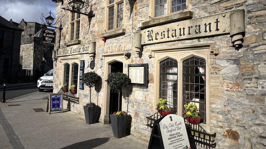 Donegal, hyggelig restaurant, vandring i det vestlige Irland
