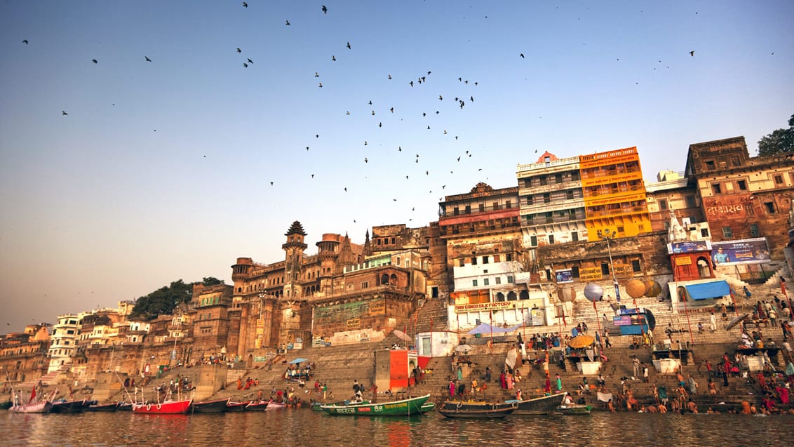 Du besøger facinerende Varanasi