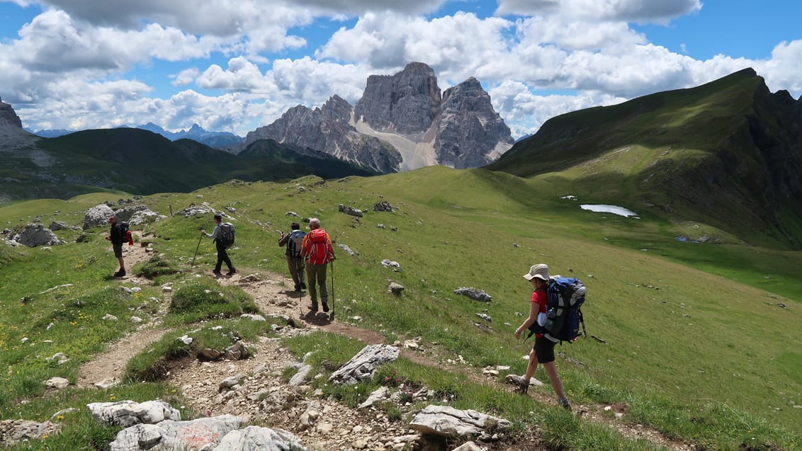 Vandring i Dolomitterne fra autentisk bjergbase. Bellunesi Dolomiti