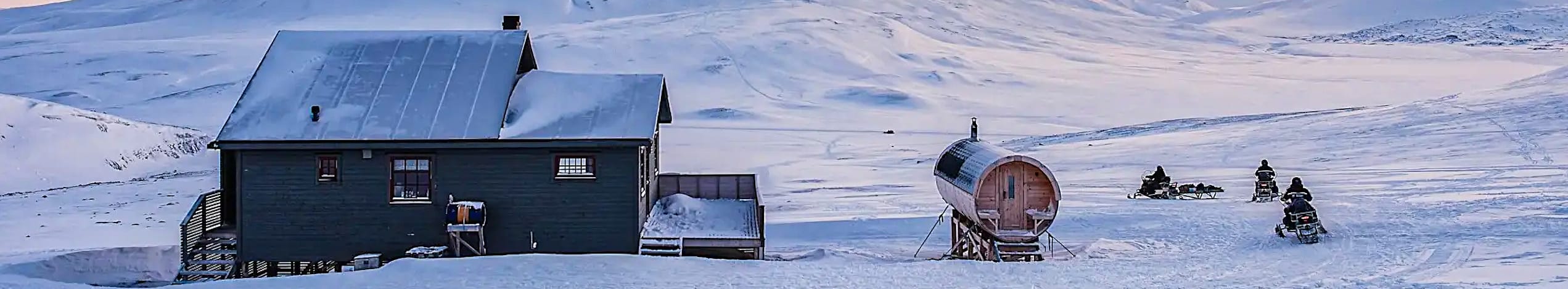 Svalbard Deluxe: Hundeslæde, snescootertur og gourmetoplevelser