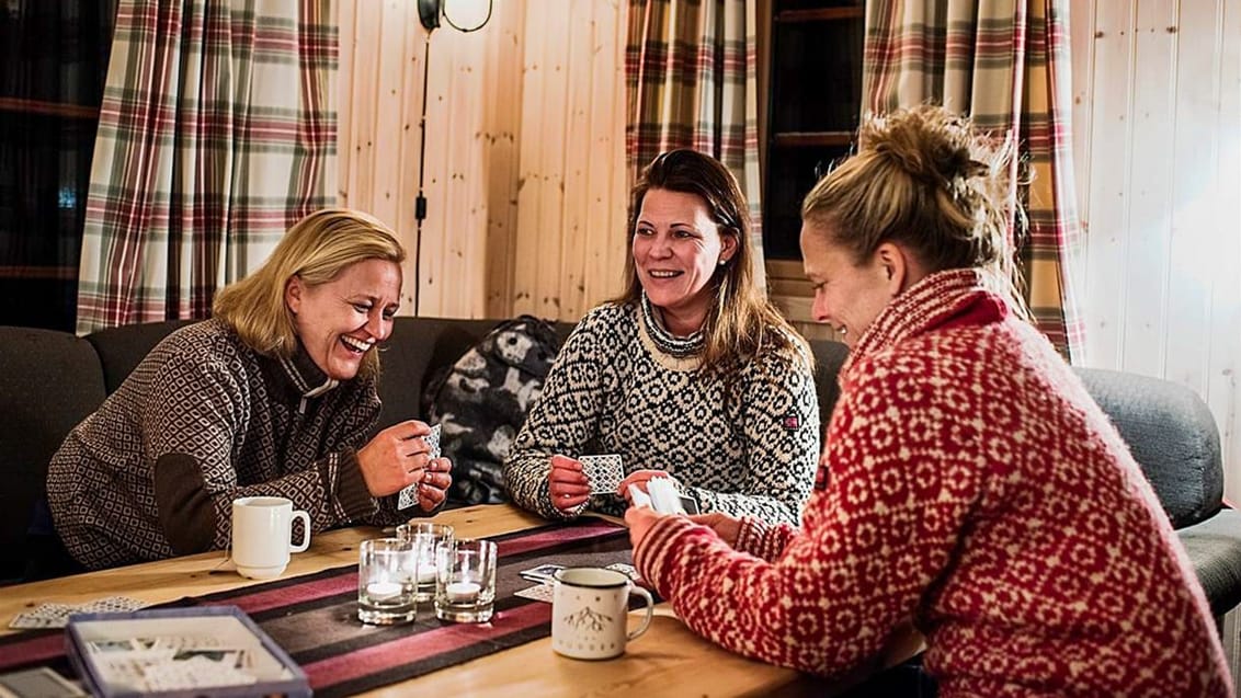 Svalbard Deluxe: Hundeslæde, snescootertur og gourmetoplevelser